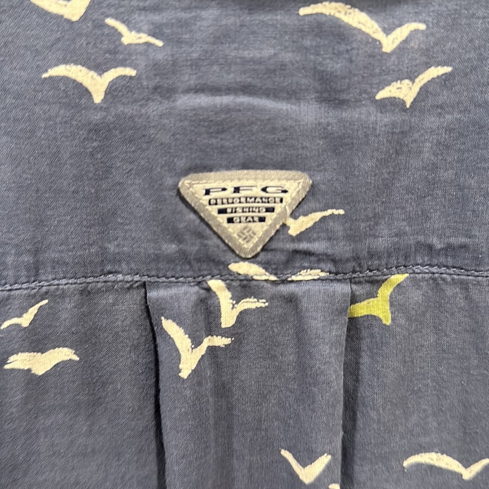 Columbia Women’s Top PFG Size L Large Performance Fishing Gear Bird Print - Picture 6 of 6